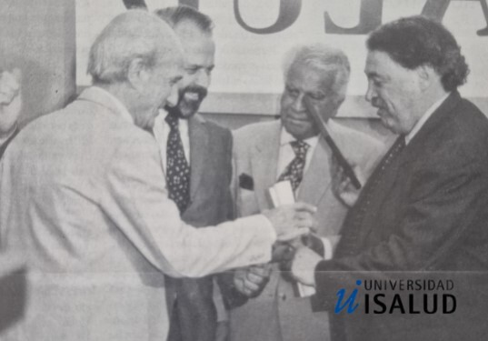 Entrega el Premio Isalud 1995 al Dr. Aldo Neri