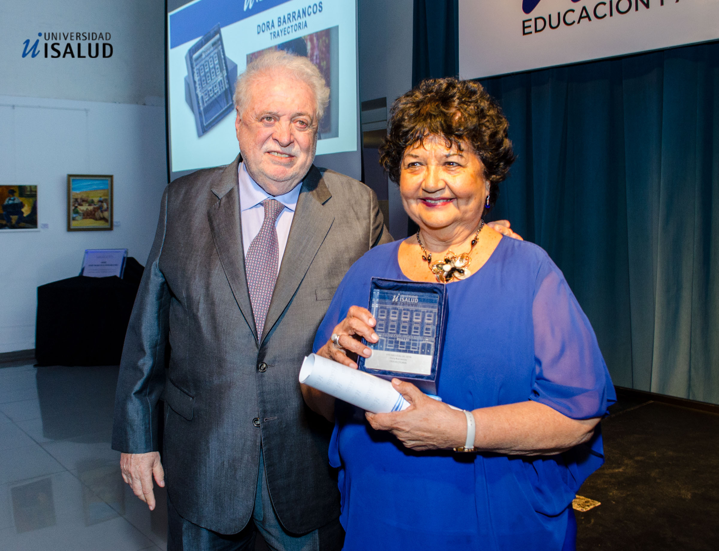 Junto a Dora Barrancos en los Premio ISALUD 2019